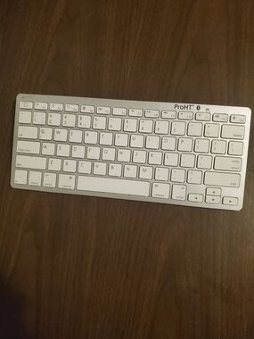 Slim Bluetooth wireless Keyboard in White and Silver